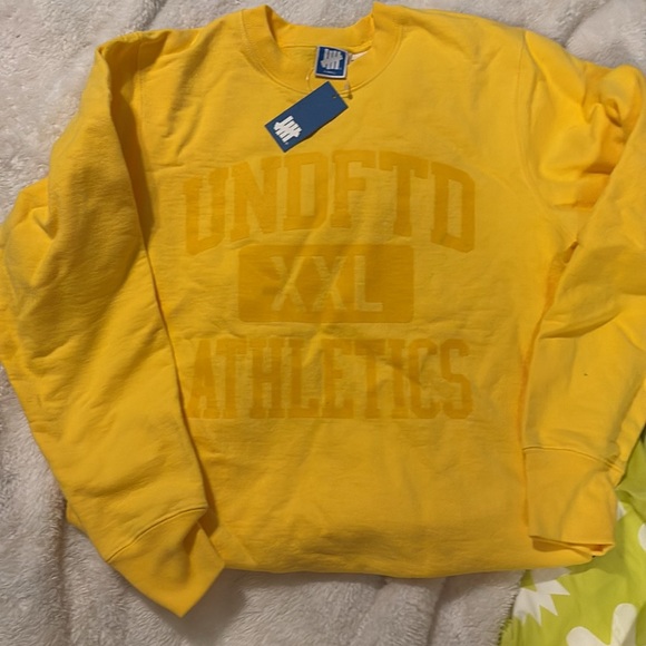 Undefeated Spring 22’ Sweatshirt - Picture 2 of 4